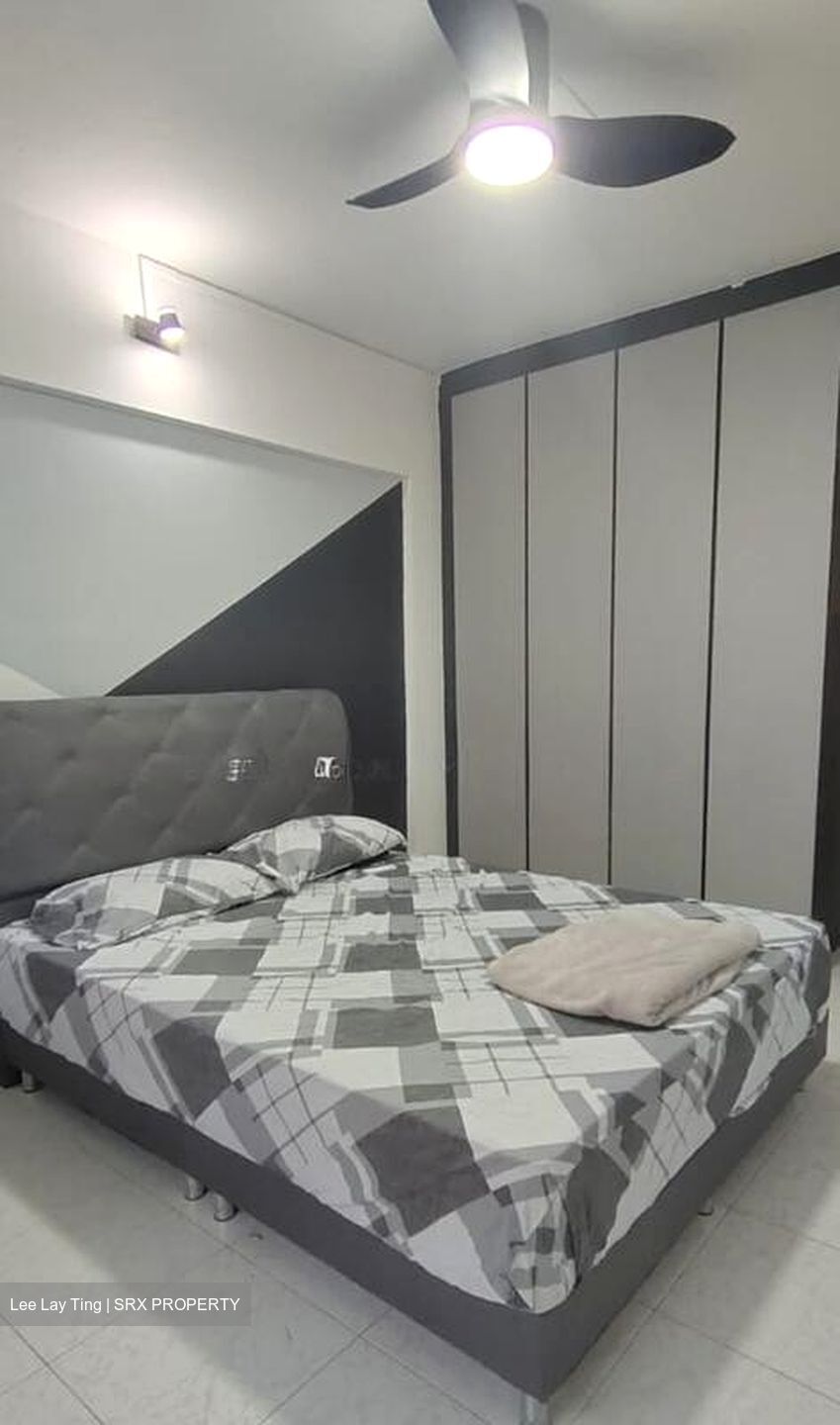 Blk 403 Jurong West Street 42 (Jurong West), HDB Executive #522932671
